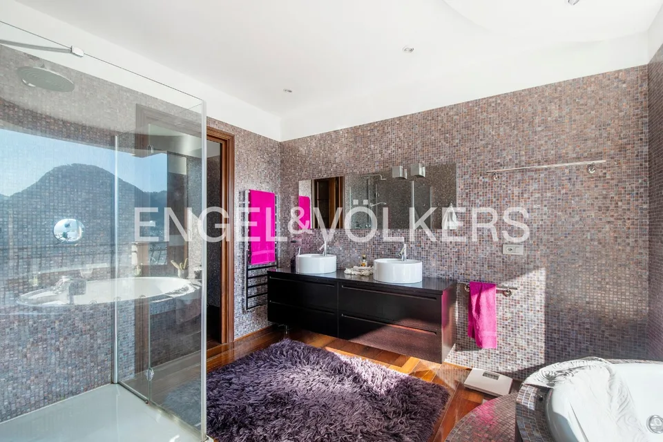Prestigiosa villa con vista mozzafiato – foto 8 di 13