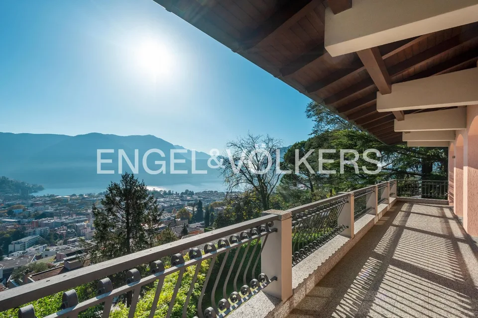 Prestigiosa villa con vista mozzafiato