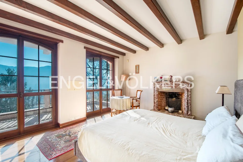 Prestigiosa villa con vista mozzafiato – foto 7 di 13