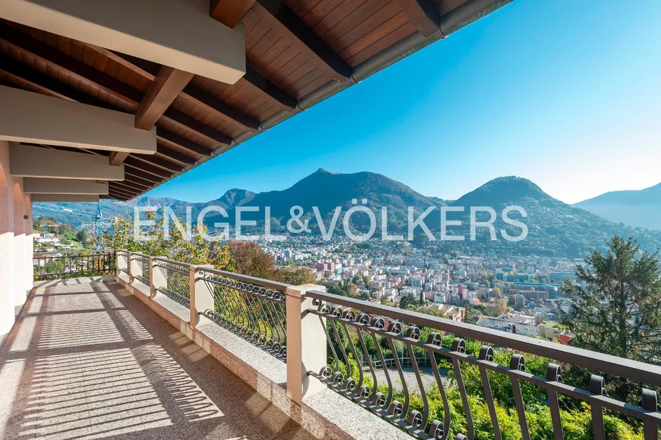 Prästigieuse Villa mit atemberaubendem Blick