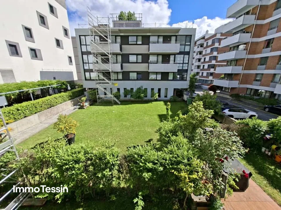 ZWEITWOHNSITZ: Luxuriöse & moderne Wohnung mit Balkon im Herzen von Locarno nur 150 Meter vom See