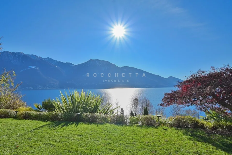 Esclusiva oasi mediterranea con incantevole vista lago