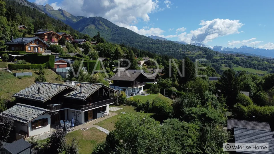 À vendre - Chalet de charme de 6 pièces avec piscine à Savièse