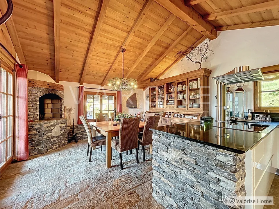 Zu verkaufen - Charmantes 6-Zimmer-Chalet mit Pool in Savièse