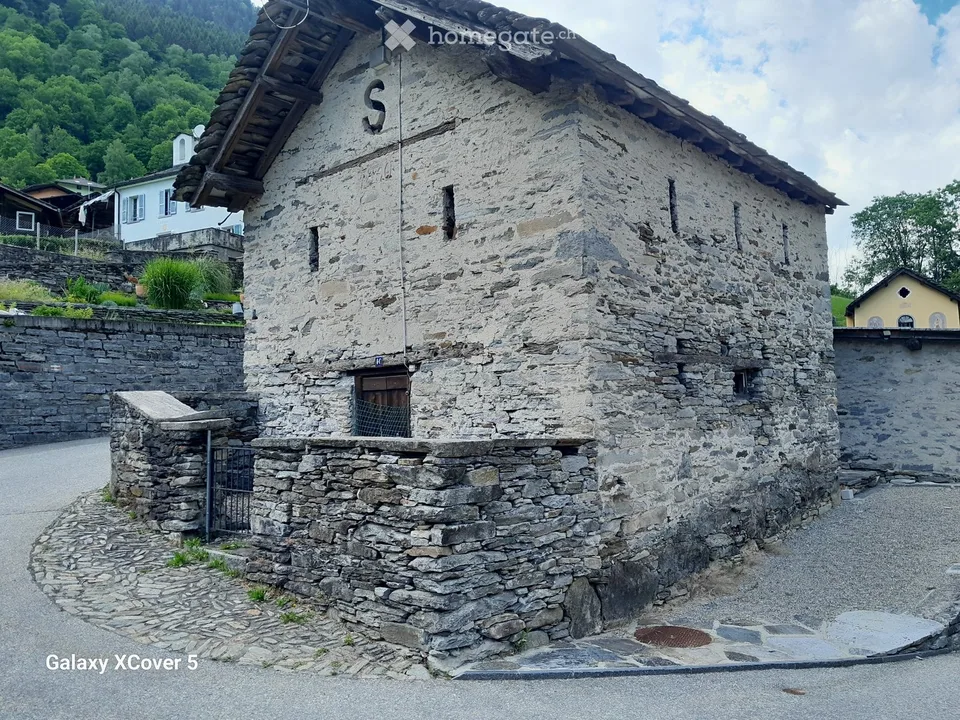 Vendo stalla in valle Calanca