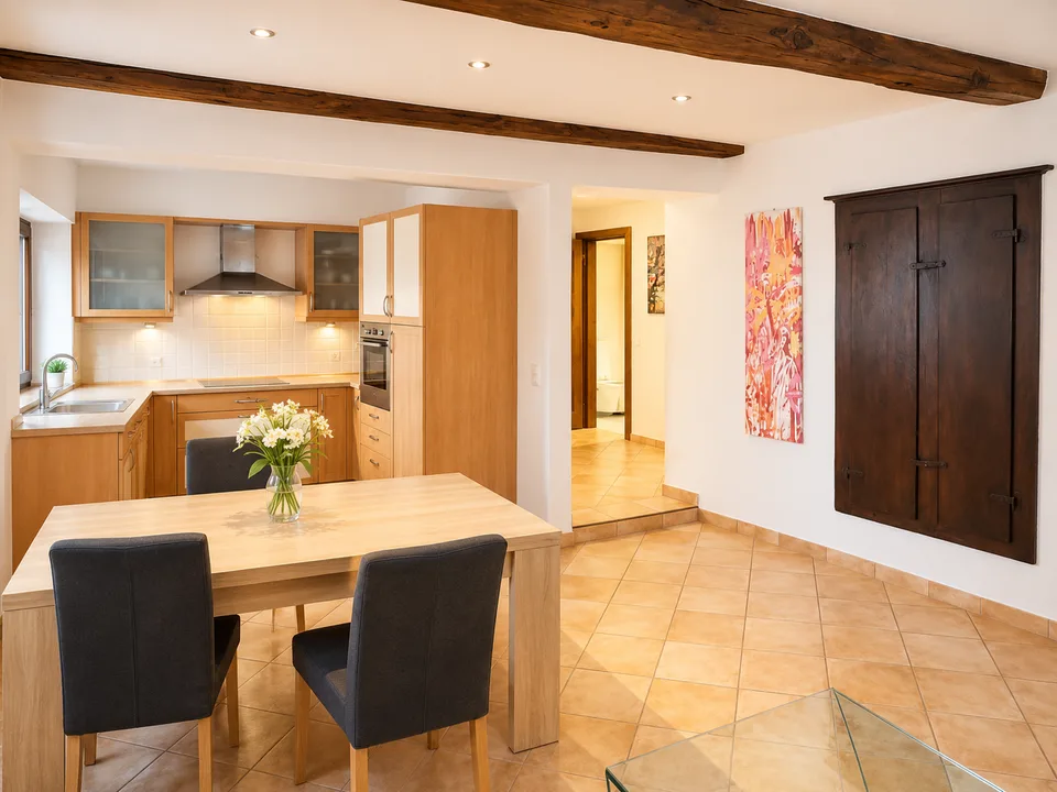 CASA BIFAMILIARE SU TRE PIANI, IDEALE ANCHE COME INVESTIMENTO