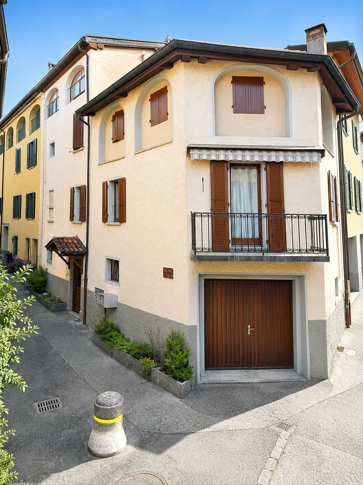 CASA BIFAMILIARE SU TRE PIANI, IDEALE ANCHE COME INVESTIMENTO