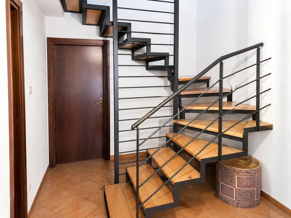 CASA BIFAMILIARE SU TRE PIANI, IDEALE ANCHE COME INVESTIMENTO