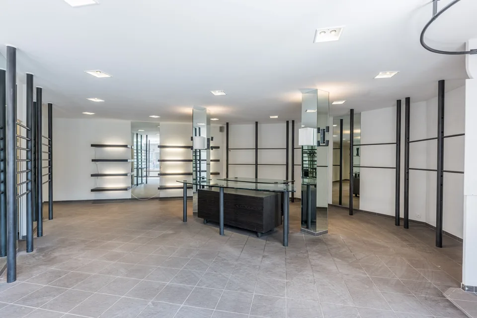 Grand local commercial directement sur la Poststrasse – photo 6 sur 9