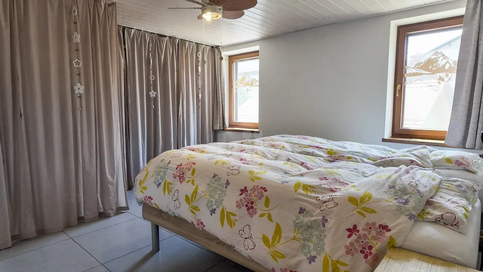 Schönes Haus mit zwei Wohnungen