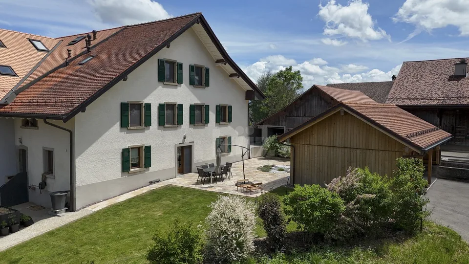 Belle maison composée de deux logements