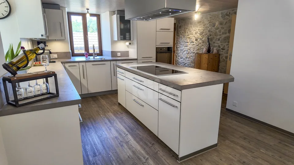 Schönes Haus mit zwei Wohnungen