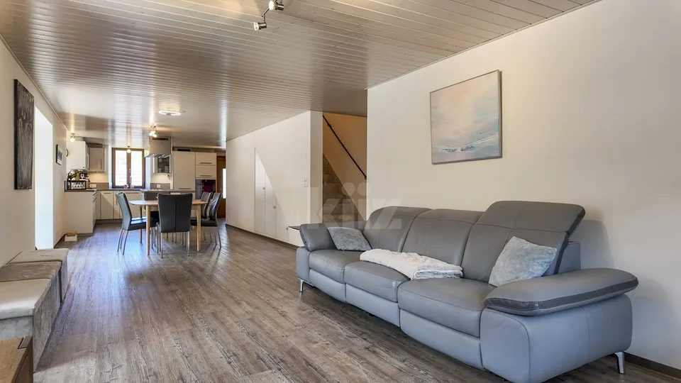 Schönes Haus mit zwei Wohnungen