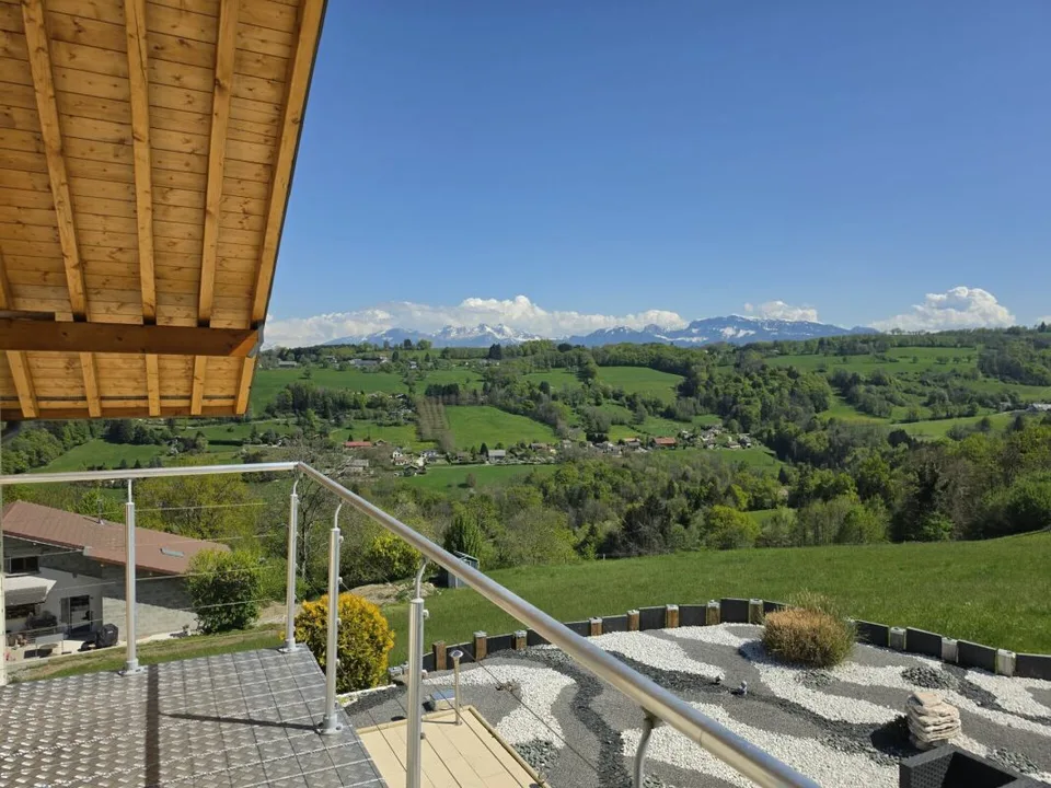 Chalet der gehobenen Klasse mit freier Sicht und Garten - La Muraz – Foto 7 von 10