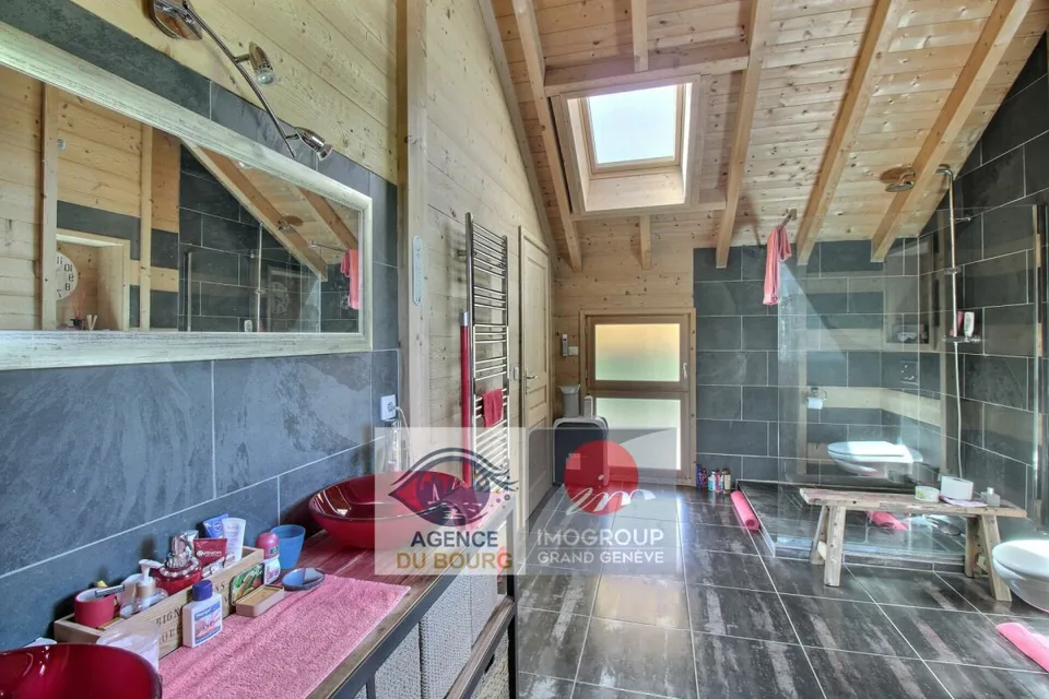 Chalet der gehobenen Klasse mit freier Sicht und Garten - La Muraz – Foto 8 von 10