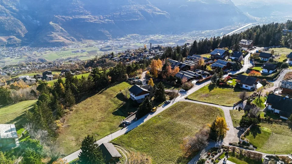Luxuriöses Chalet mit 4,5 Zimmern in Crans-Montana auf Plan (mit Baugenehmigung) – Foto 8 von 10