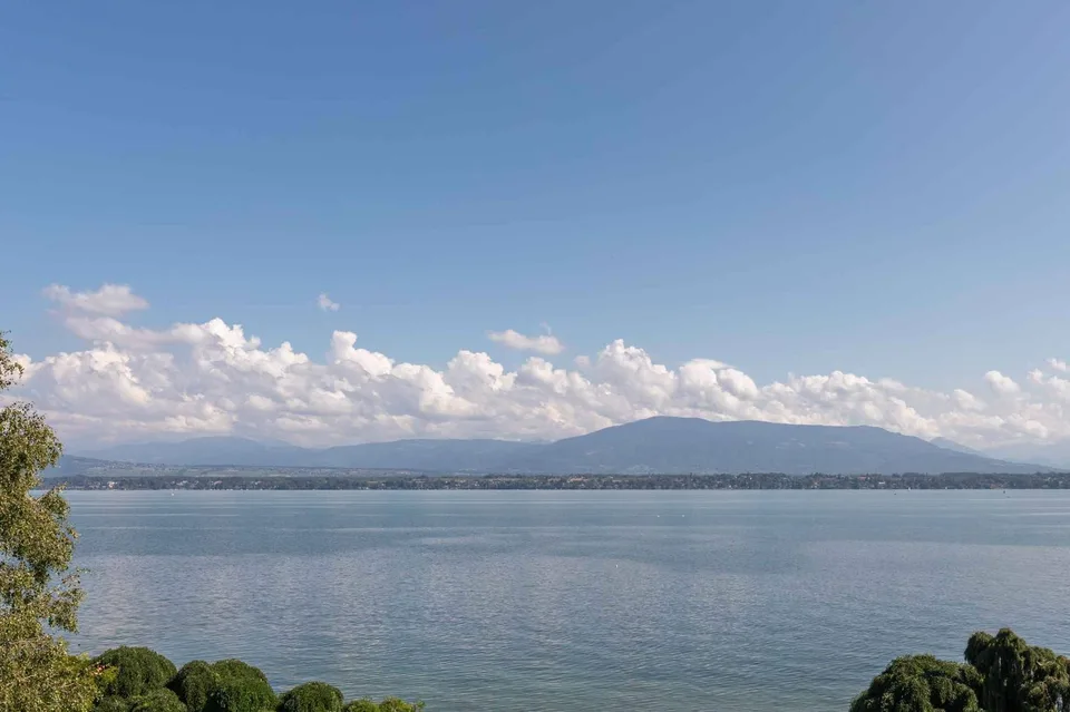 Un indirizzo d'eccezione con i piedi nell'acqua sulla Côte!