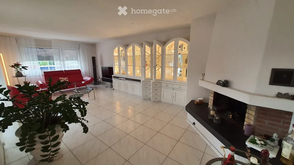 Gepflegte 5 1/2-Zimmer-Terrassenwohnung in Zweifamilienhaus, 2.OG