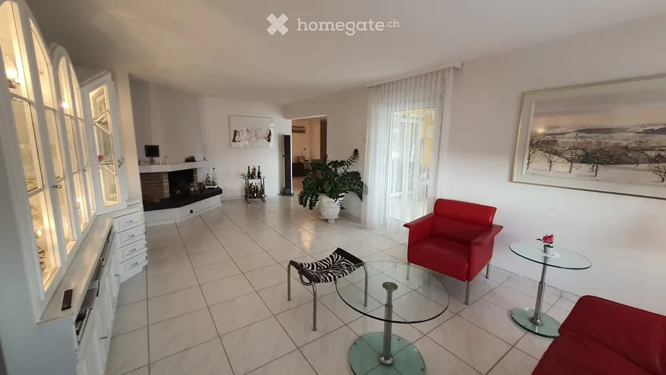 Gepflegte 5 1/2-Zimmer-Terrassenwohnung in Zweifamilienhaus, 2.OG