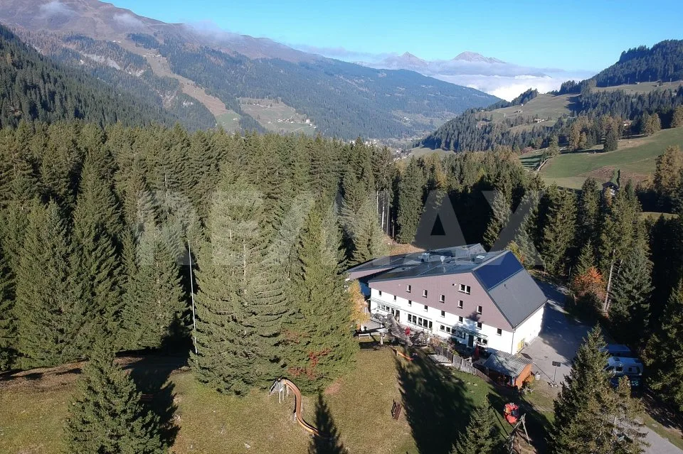 Gästehaus und Mehrzweckimmobilie mitten im Feriengebiet Lenzerheide