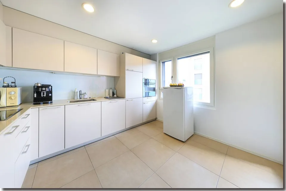 Moderno ed elegante appartamento di 4 locali con terrazza orientata a sud – Foto 8 von 18
