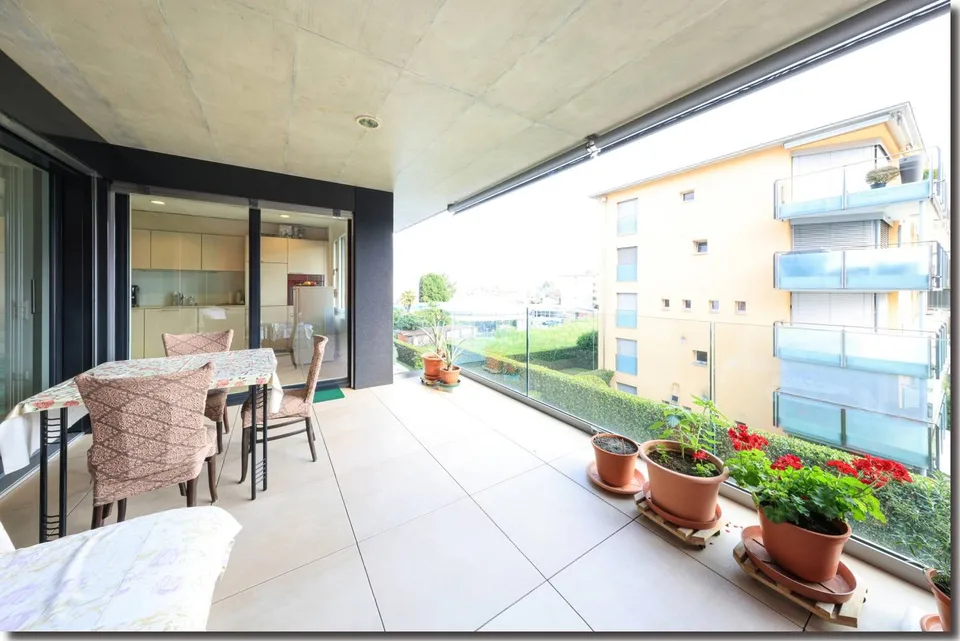 Moderno ed elegante appartamento di 4 locali con terrazza orientata a sud