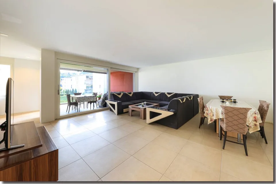 Moderno ed elegante appartamento di 4 locali con terrazza orientata a sud