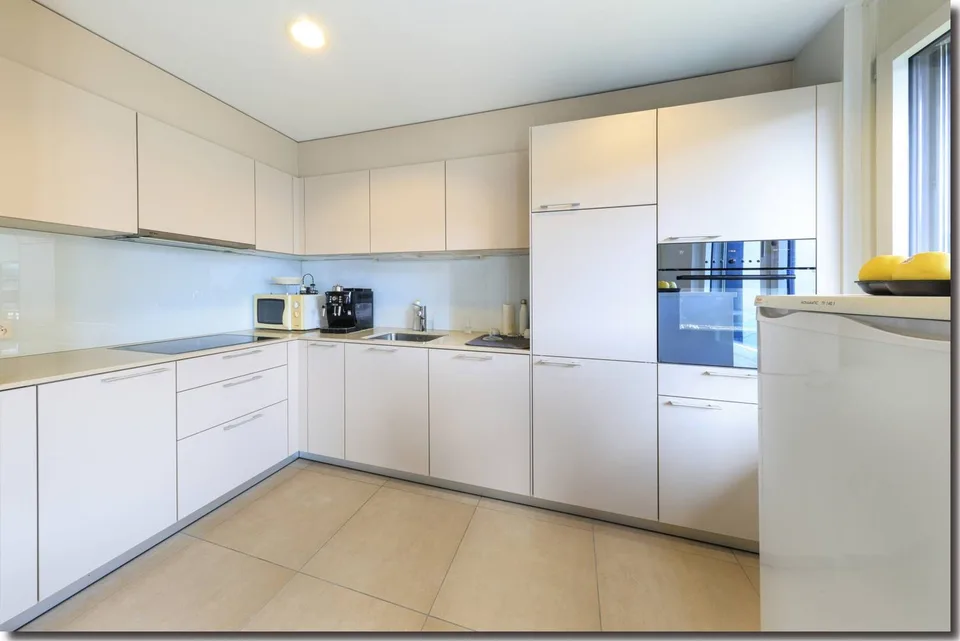Moderno ed elegante appartamento di 4 locali con terrazza orientata a sud – Foto 9 von 18