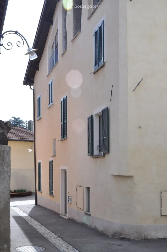 4.5-Zimmer-Eckhaus mit Atelier in Cadempino. saniert, zentral, charaktervoll