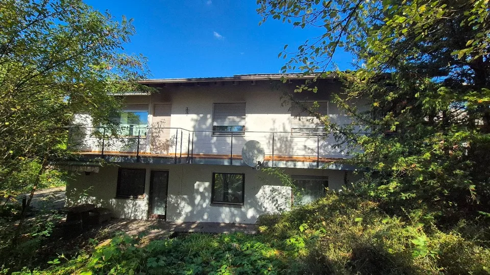"neu" Degernau - großes Einfamilienhaus in schöner Lage
