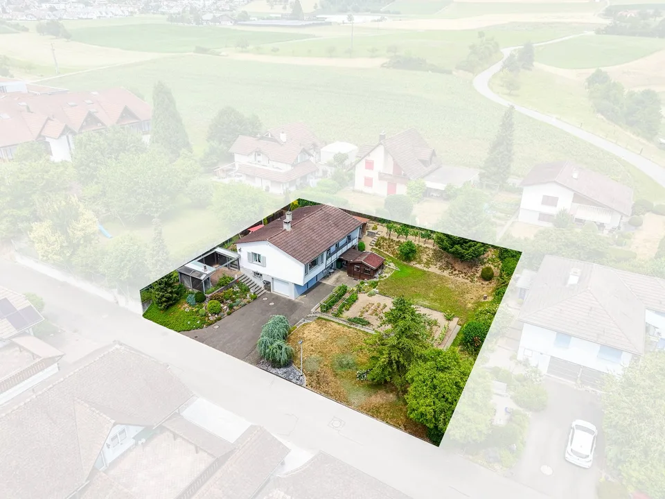 Baulandparzelle mit bestehendem Einfamilienhaus