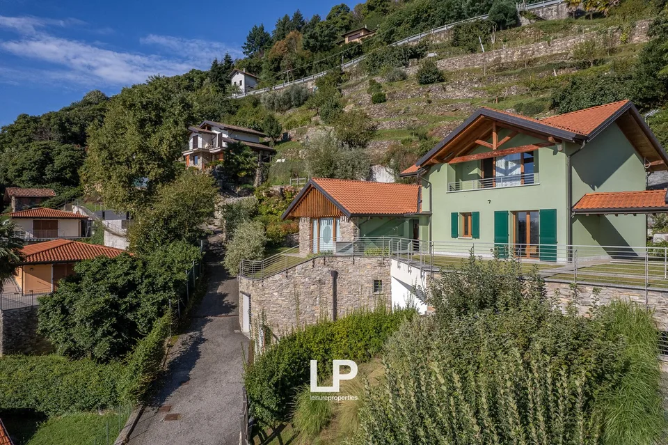 Villa San Giorgio mit Panoramablick auf den Lago Maggiore in Belgirate