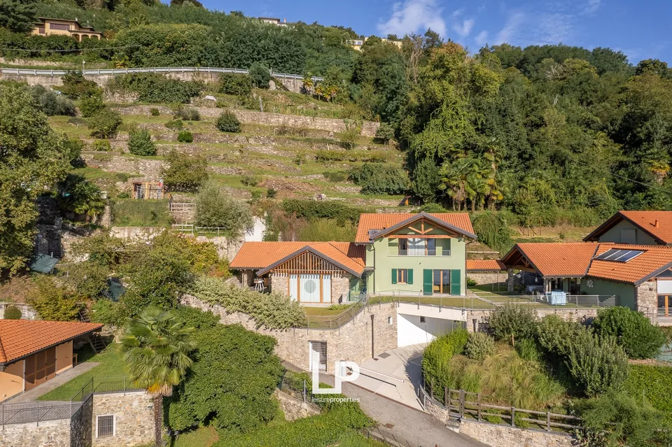 Villa San Giorgio mit Panoramablick auf den Lago Maggiore in Belgirate