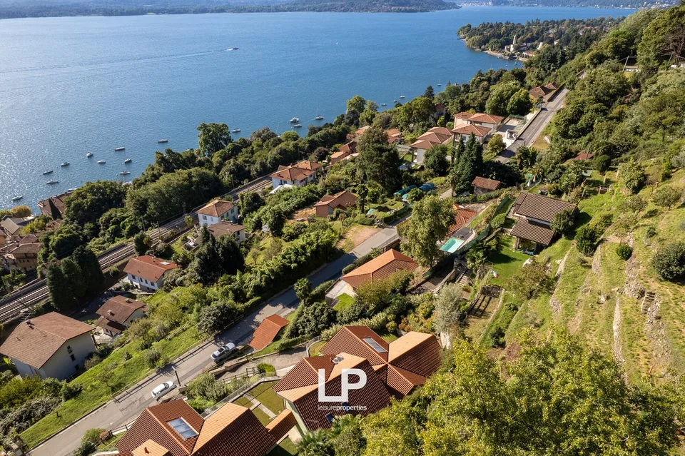 Villa San Giorgio con vista panoramica sul Lago Maggiore a Belgirate – foto 11 di 13