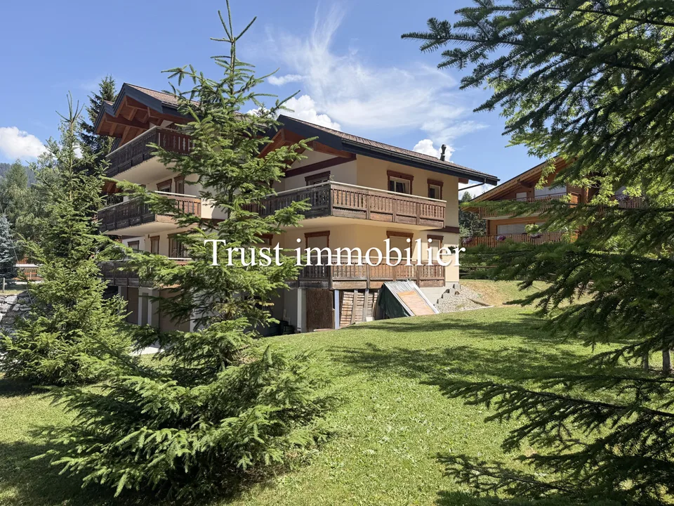 6012. Chalet à proximité du golf