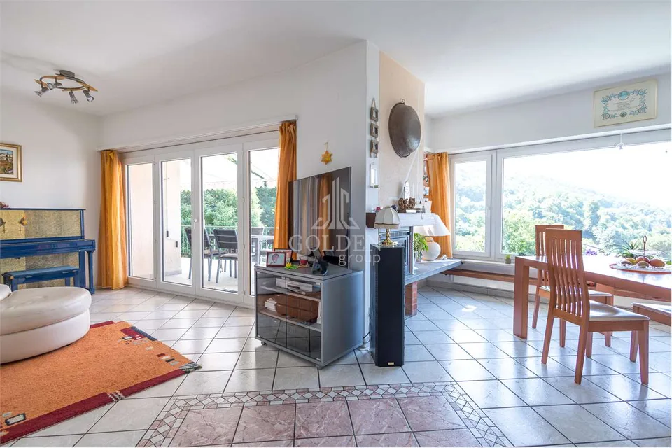 Cadro - Élégante maison unifamiliale avec terrasses panoramiques et grand jardin – photo 8 sur 13