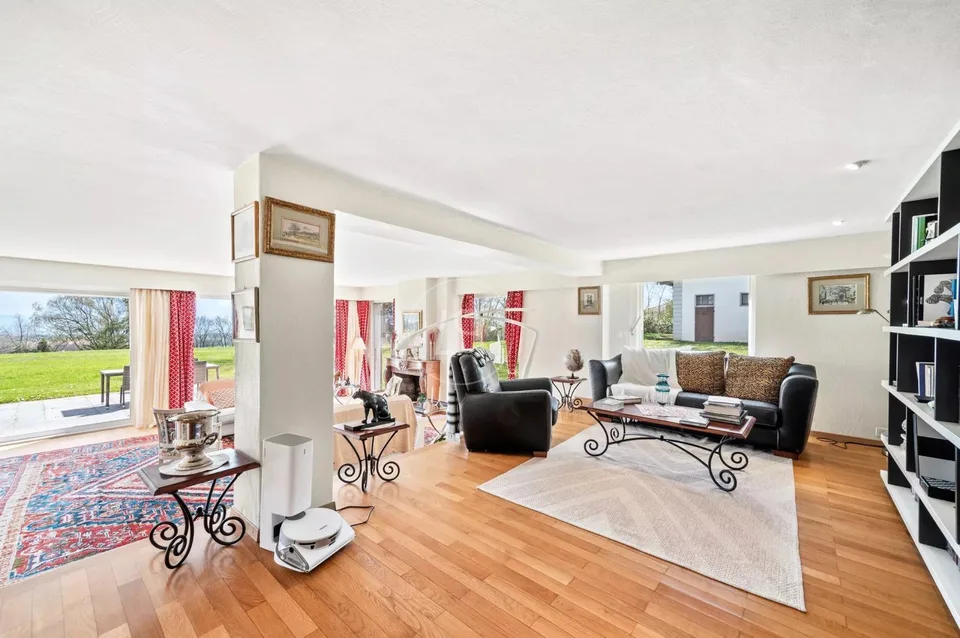 Bellissima proprietà familiare con tennis e vista sul lago, Morges