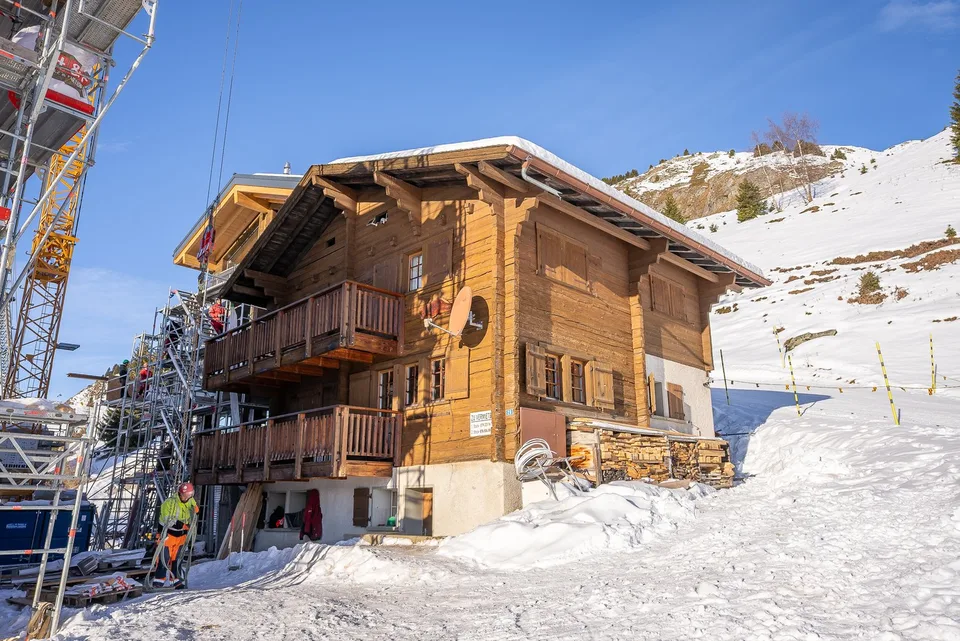 Chalet historique à trois parties directement sur la piste d'entraînement Alpenrose