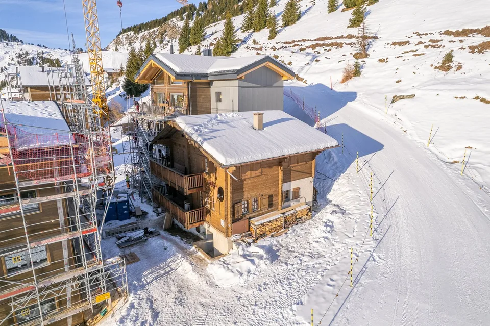 Chalet historique à trois parties directement sur la piste d'entraînement Alpenrose