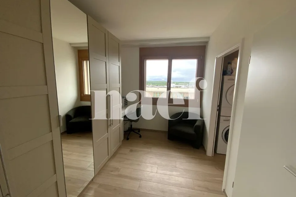 Appartamento in mansarda di 3 locali con terrazza e vista libera