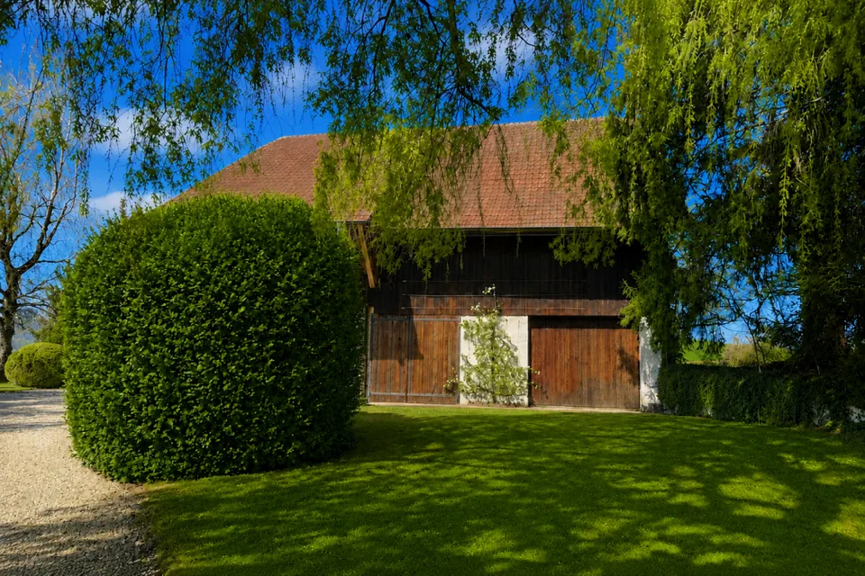 8.5-Zimmer-Landhaus mit Oekonomiegebäude: Eine Oase mit Charme, Seele und Geschichte! – Foto 12 von 15