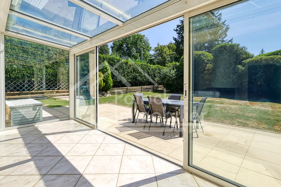 Villa 6.5 pièces jumelée par les couverts