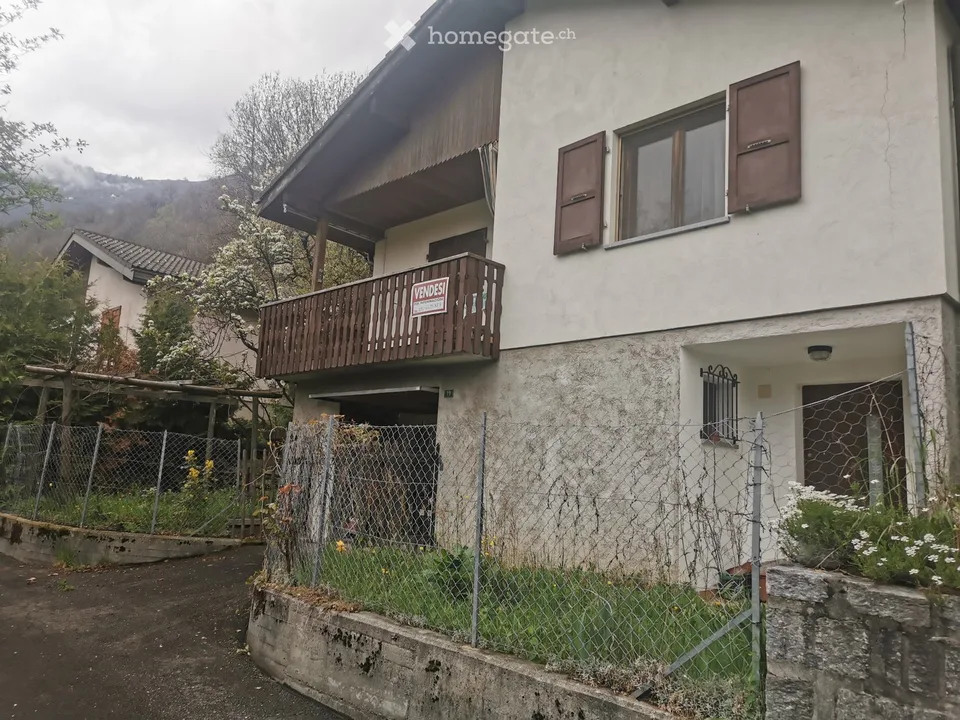Verkauf einzigartiges Einfamilienhaus mit Garten in Olivone