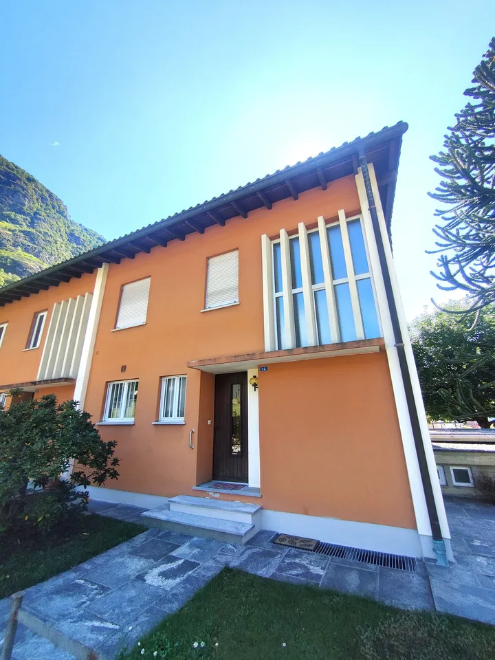 Einfamilienhaus in erster Reihe in Biasca