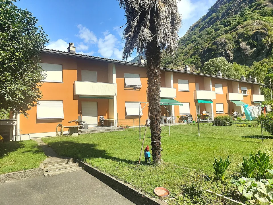 Casa monofamiliare a schiera di prima “testa” a Biasca