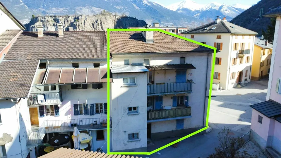 Casa villaggio con multi-appartamenti nel centro di Chippis