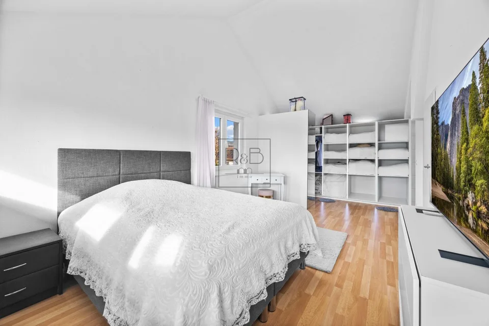Prächtiges Haus mit zwei Wohnungen – Foto 8 von 13