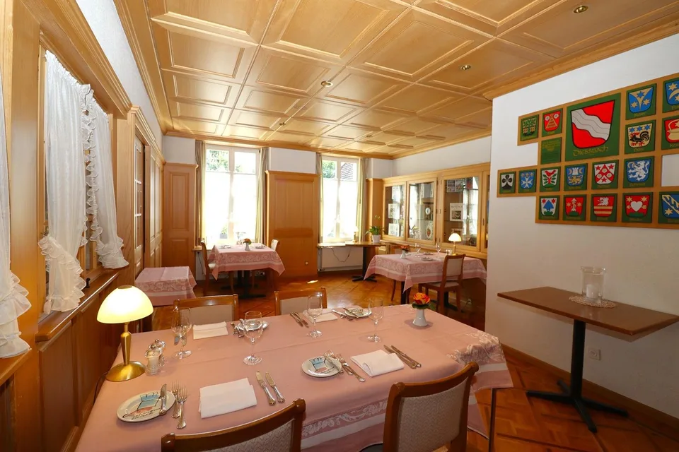 Restaurant traditionnel avec appartement au dernier étage à Diessbach près de Büren