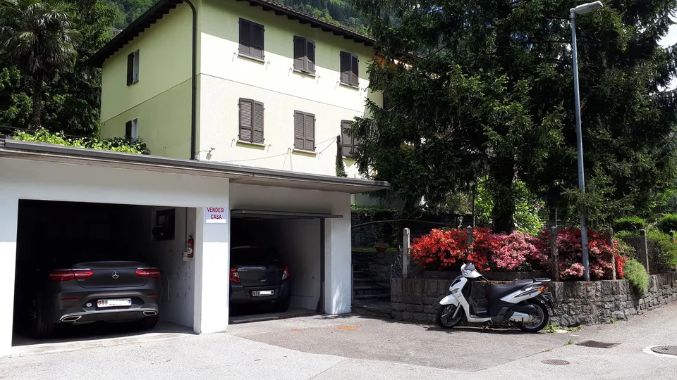 Casa bifamiliare, posizione residenziale soleggiata