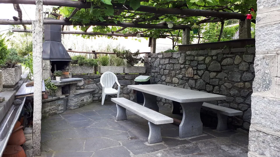 Casa bifamiliare, posizione residenziale soleggiata